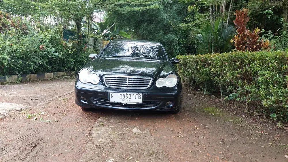 Mercedes-Benz C240 2005 Bensin