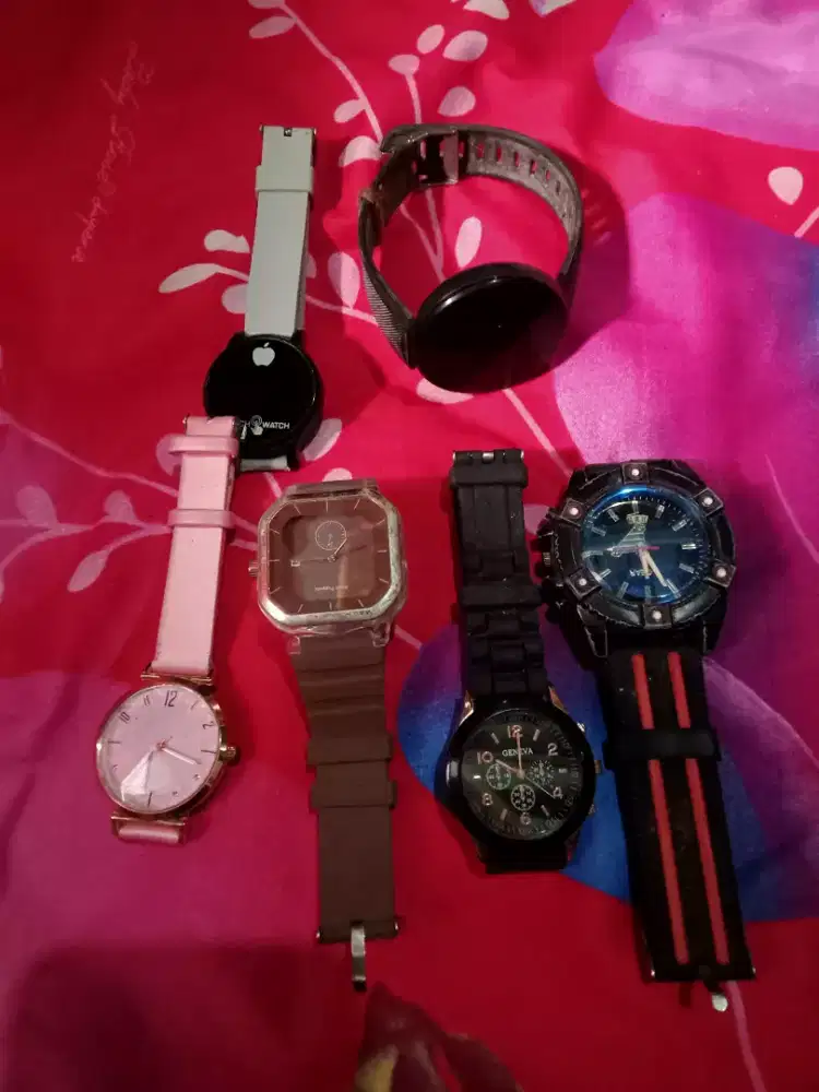 Jam tangan Bekas
