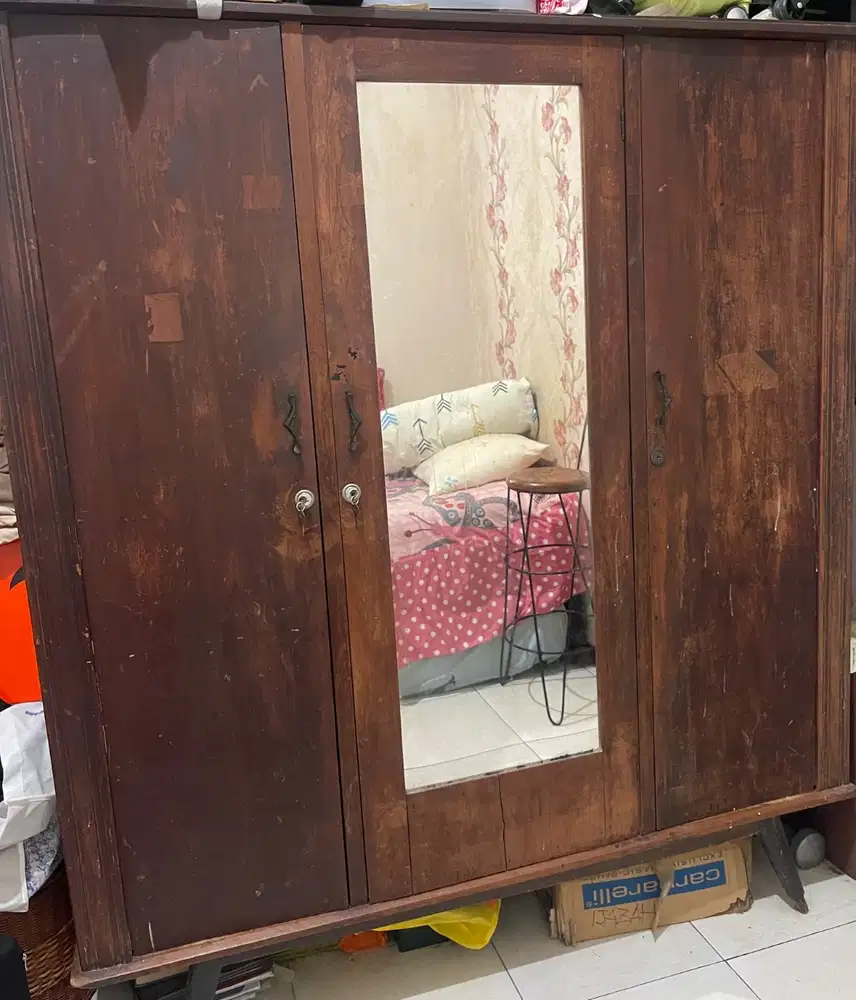 Jual Lemari Jati Bekas Surabaya