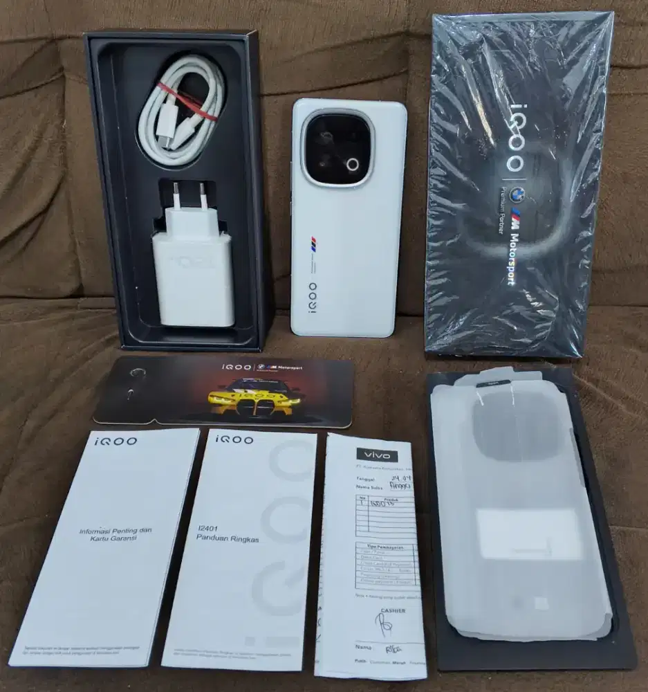 IQOO 13 5G 16/512 Legend White (BMW Edition) ISTW Resmi April 2026