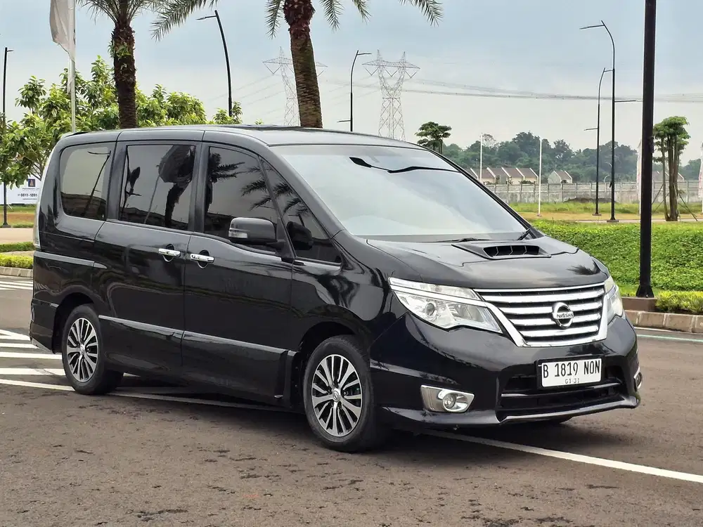 Niasan Serena Highway star At 2015 Bensin Hitam Metalik