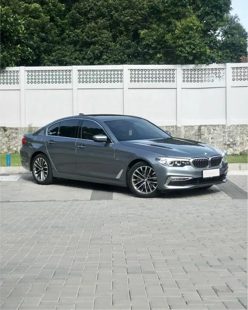 BMW 530I LUXURY G30 2018