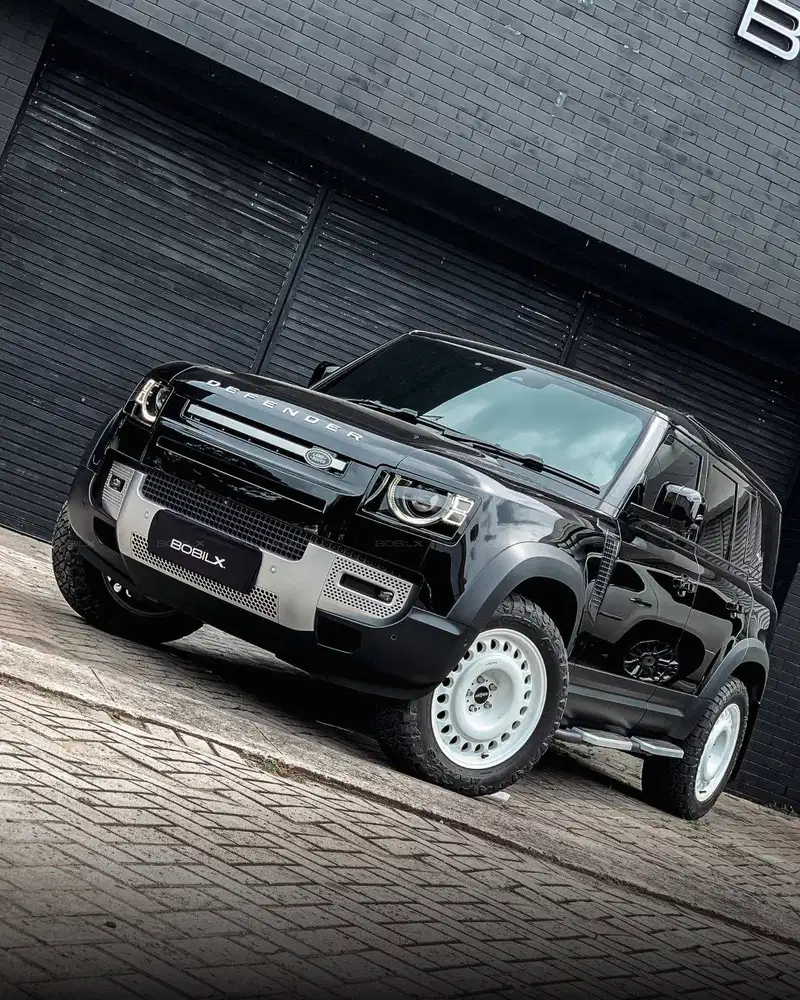 NIK 2023 Land Rover Defender 110 P300 Black On Black