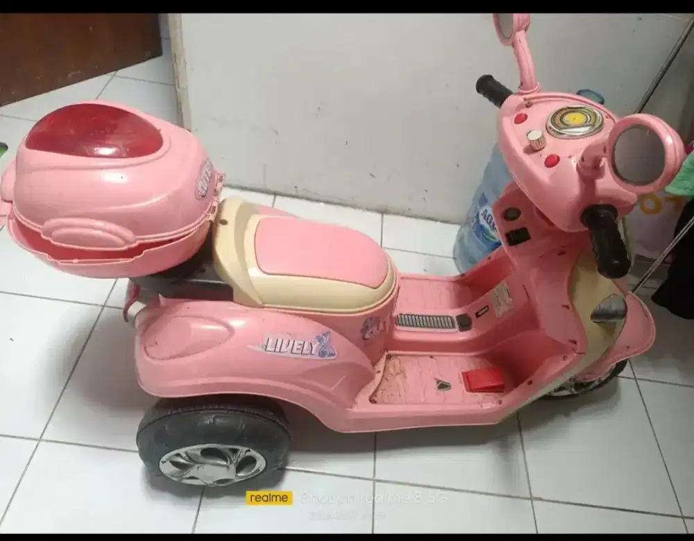 Motoran anak perempuan warna pink