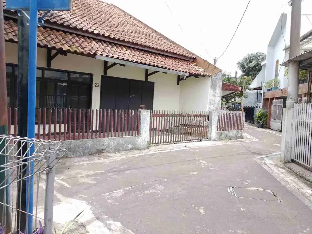 DISEWAKAN Rumah Siap Huni Untuk Tinggal Atau Kantor Di Antapani