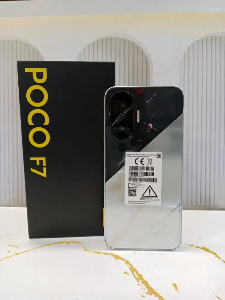 Poco f7 12/512 warna langka