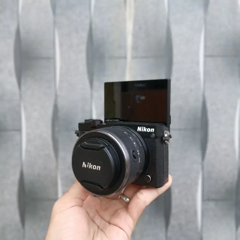 MIRORLESS SIMPLE PEMULA NIKON J5 KIT BLACK GOOD CONDITION