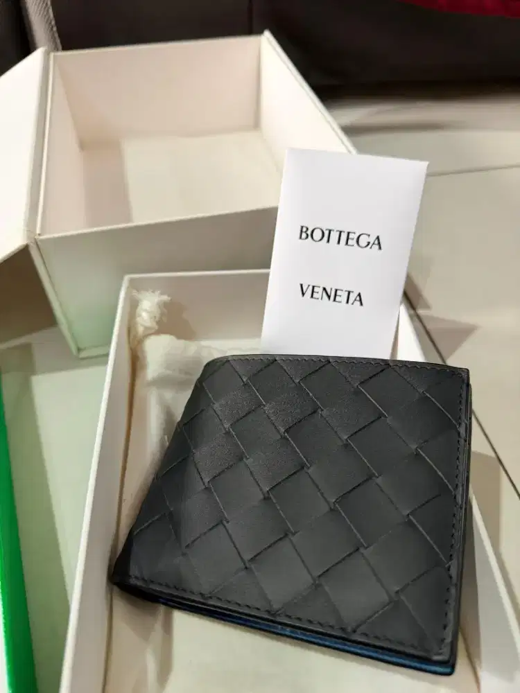 Dompet Bottega Veneta baru berkualitas