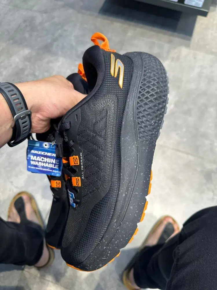 Skecher Running All Terrain