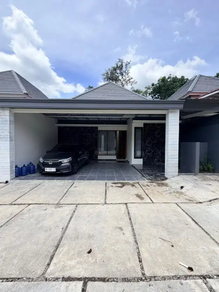 RUMAH MEWAH LIMASAN MODERN FURNISHED DALAM PERUMAHAN DI JAKAL KM 12