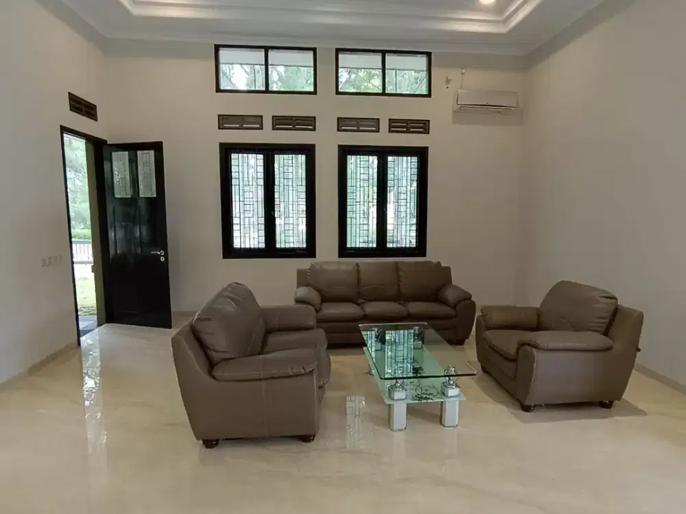 Dijual Rumah Nyaman dan Asri Posisi Hook Siap Huni Lokasi di Kota Baru Parahyangan Bandung