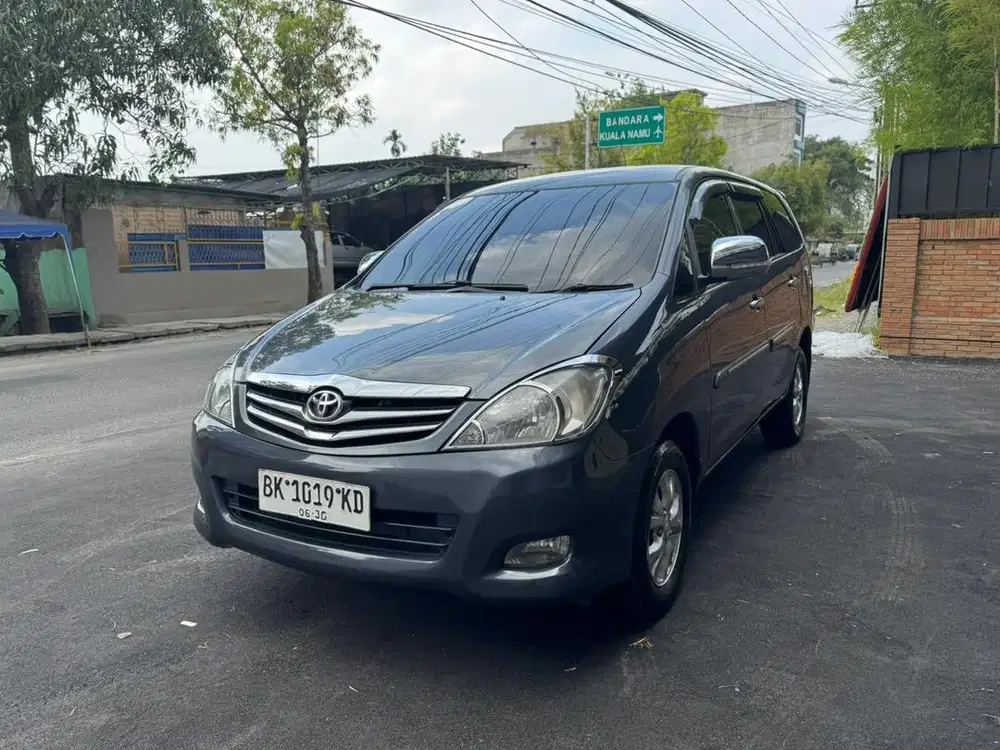 Kijang innova Diesel 2010 1nama dari baru
