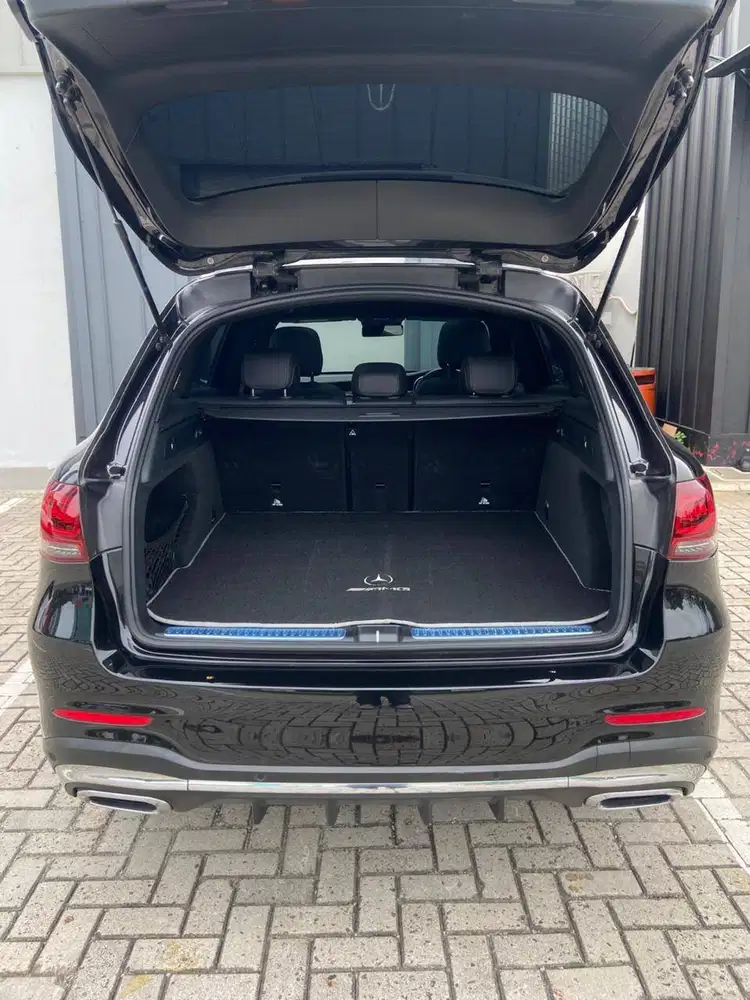 GLC200 2.0 AMG Line AT 2020 Hitam Facelift TDP MINIM Cash Kredit