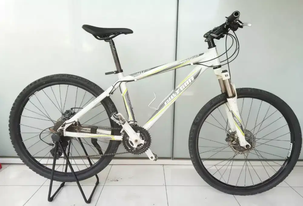 Sepeda gunung mtb polygon premier 4 bekas