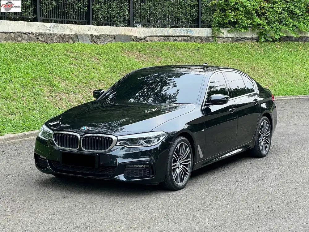 BMW 530i G30 2020 / 2019 M SPORT SUNROOF LOW KM.30RB & PAJAK PANJANG