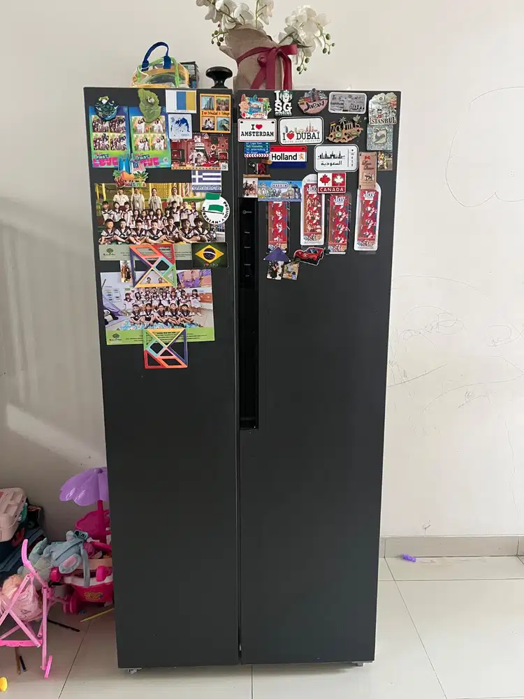 Kulkas 2 pintu POLYTRON baru dipakai 1tahun