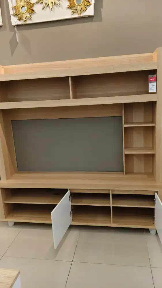 TV ENTERTAIMENT MINIMALIS