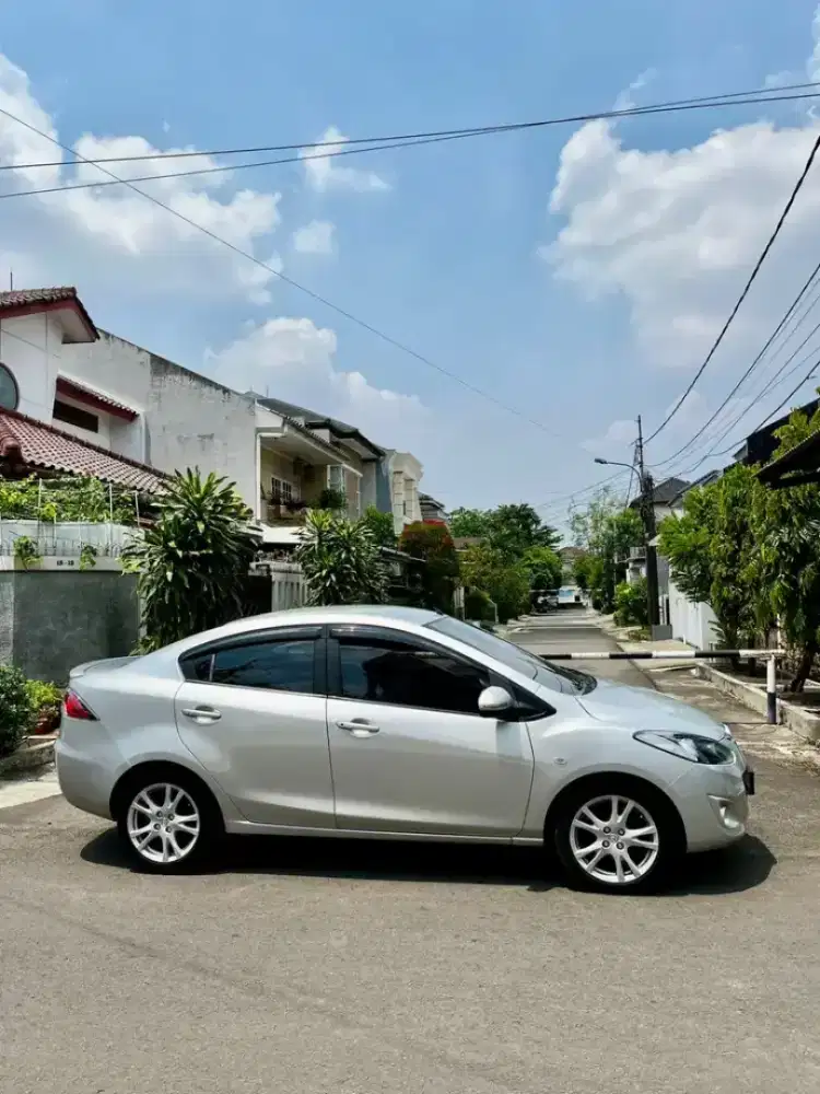 MAZDA 2 R AT SEDAN 2011/10 JOK KULIT FULL BAGUS ISTIMEWA
