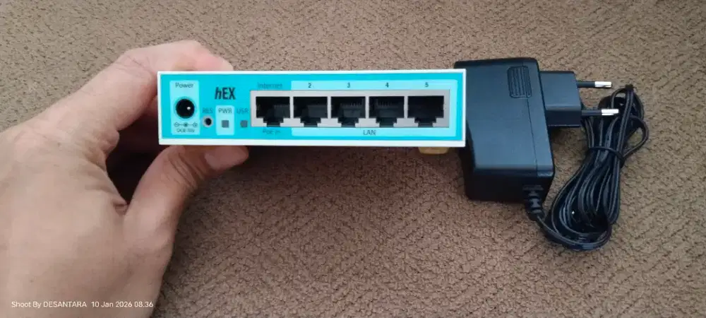 Router Mikrotik RB750GR2