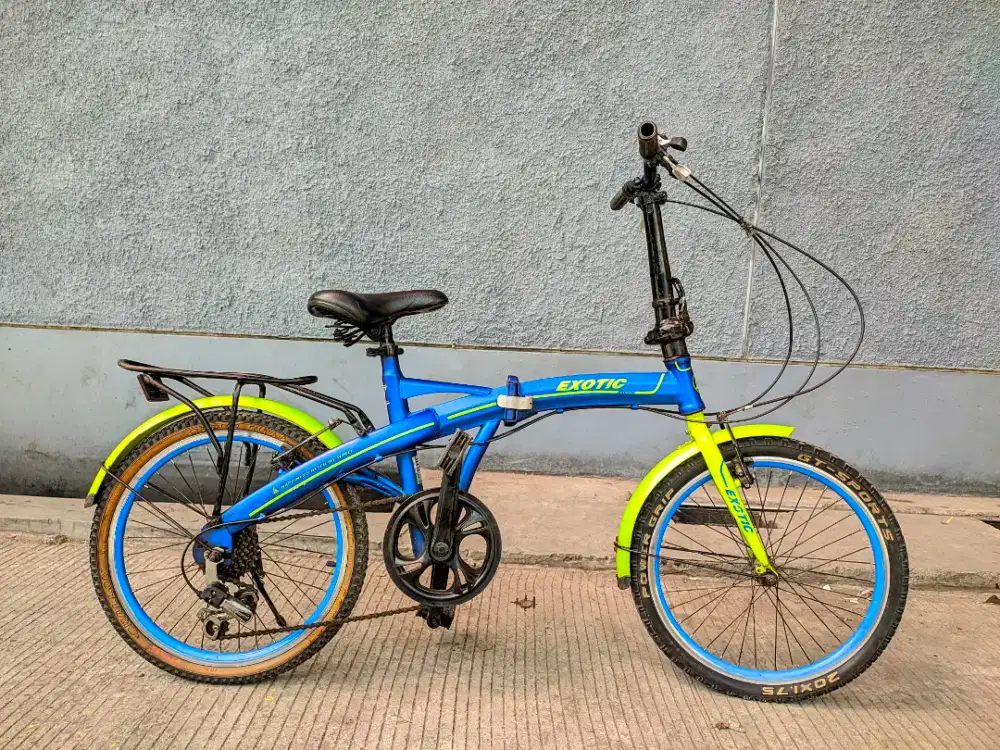 Dijual sepeda lipat exotic ukuran 20 nominus lecet pemakaian aja
