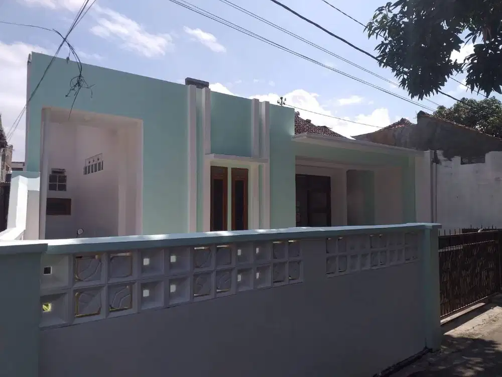 Disewakan Rumah Sudah Renov Siap Pakai di Sayap Supratman