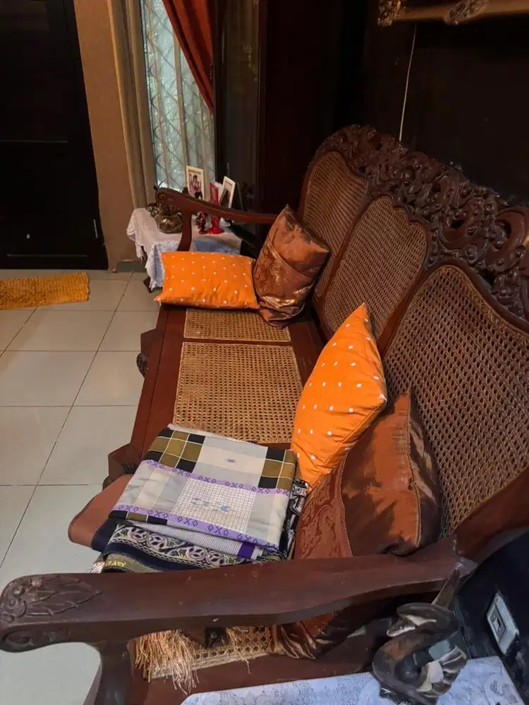 Kursi ruang tamu antik ukiran BALI