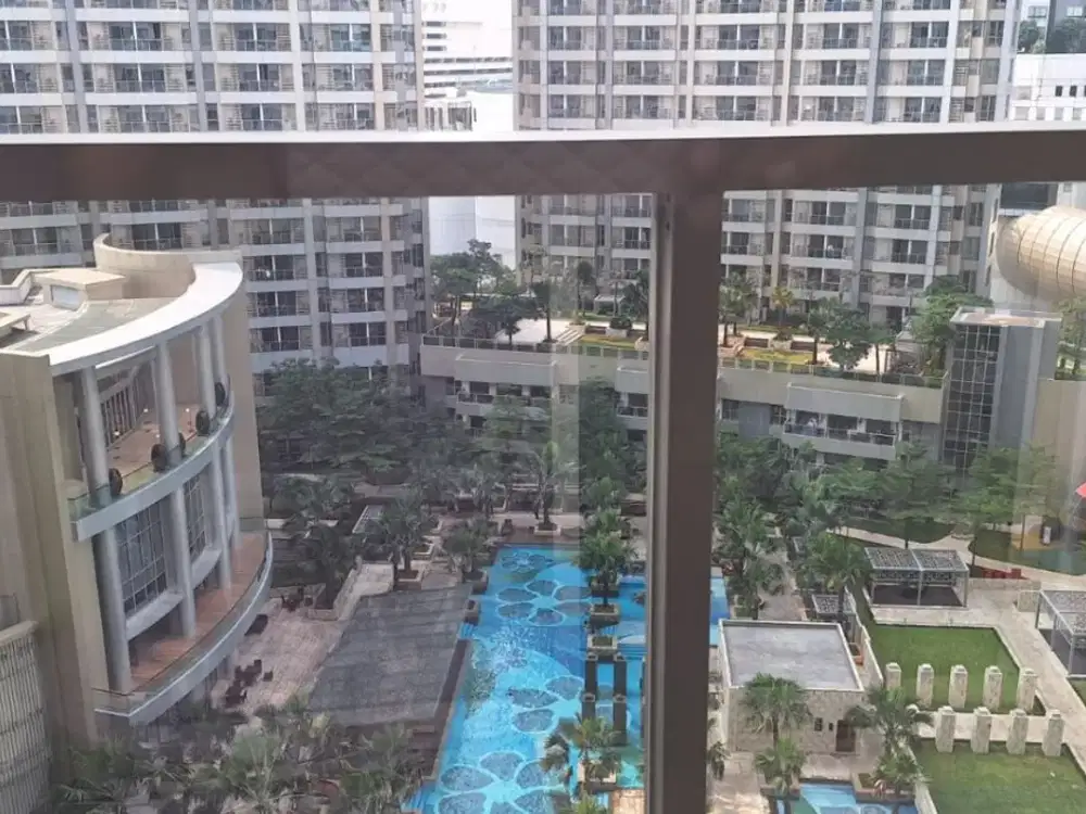 SUPER MURAH !! Taman Anggrek Residences 2 BR 50 m2 Low Floor Pool View Jual rugi dibawah PASARAN!!