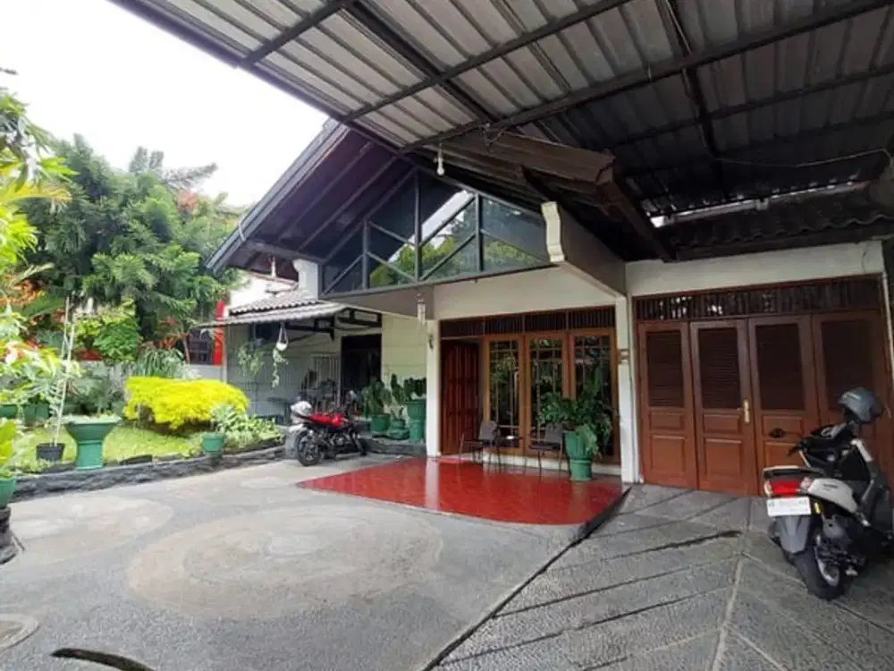 Dijual rumah luas cocok untuk keluarga besar lokasi strategis gambiran pandeyan yogyakarta dekat  XT Square (±350 m), Taman Legawong, dan pusat kuline