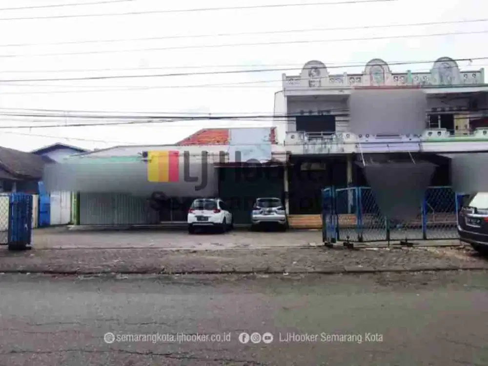Kompleks Ruko tengah kota