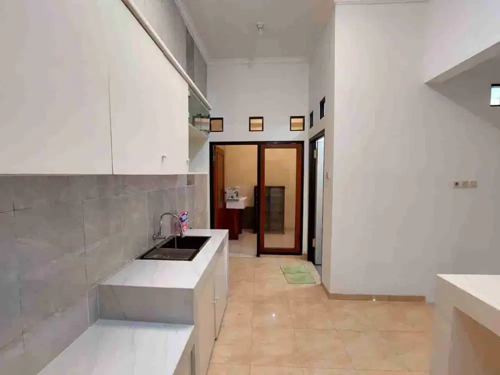 babatan Pratama Wiyung baru renovasi dkt pakuwon citraland