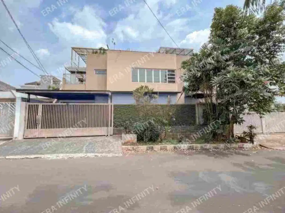 Disewa Rumah Jl. Karmel III Ada S. Pool Kebon Jeruk