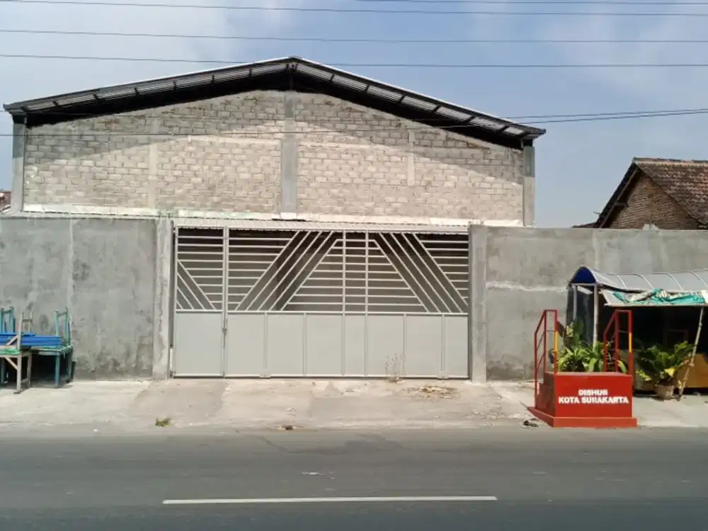 DISEWAKAN GUDANG STRATEGIS KARTASURA PINGGIR JALAN RAYA