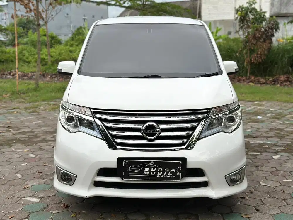 NISSAN SERENA HWS 2015 Matic Putih