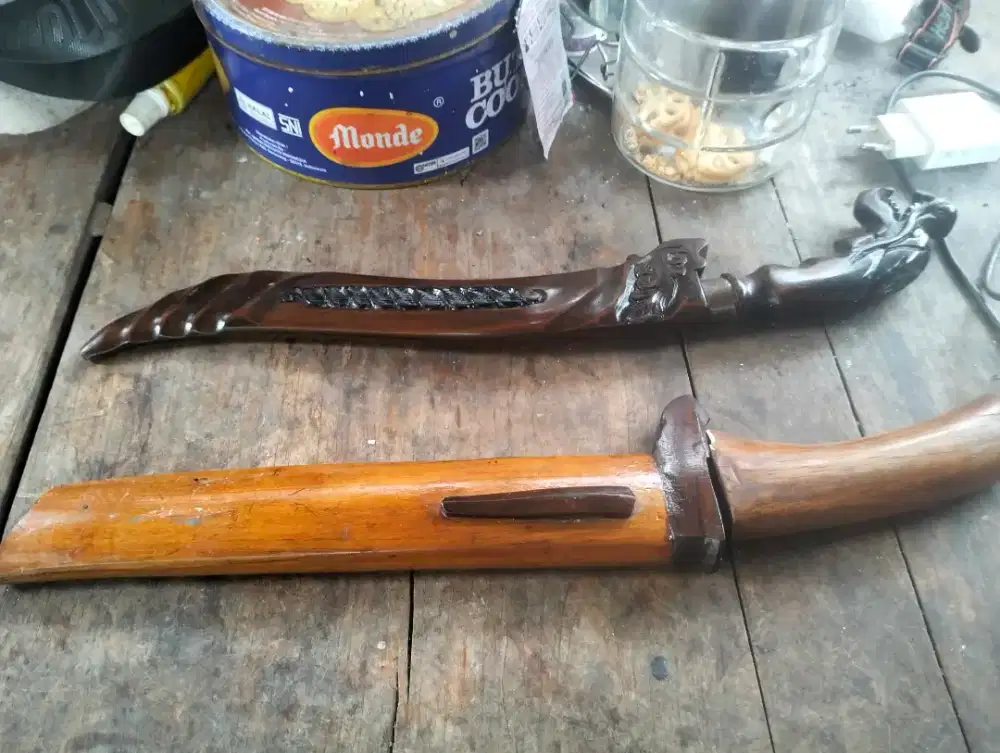 Pisau / alat potong daging