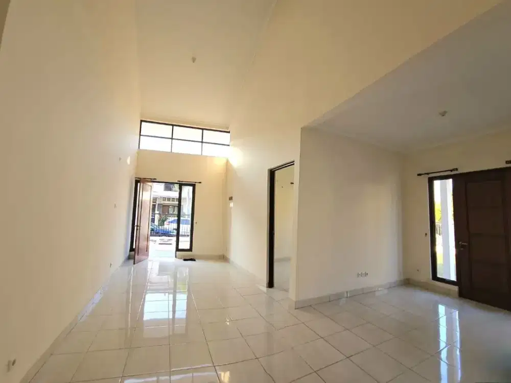 DISEWAKAN – Rumah Hook 1 Lantai Cluster Aralia Harapan Indah