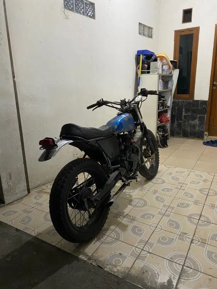 Motor custom flat tracker basic byson