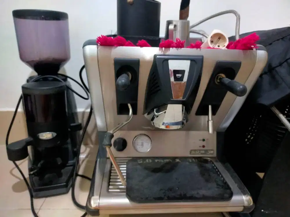 DIJUAL : MESIN KOPI  Merk ST.MARCO ( Termasuk Grinder )