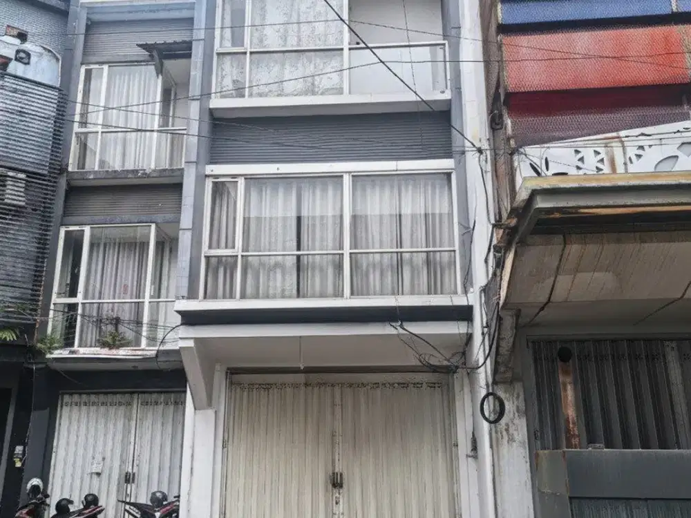 Dijual Ruko Minimalis Terawat dan Bersih Area Parkiran Luas Siap Pakai Cocok untuk Perkantoran di Lokasi Pusat Kota Selangkah ke Suhat di Jl Borobudur