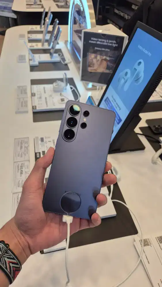 pre order samsung baru nih guys, yukkss