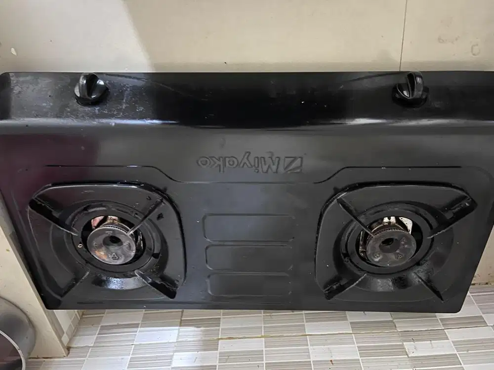 Kompor Miyako dua tungku