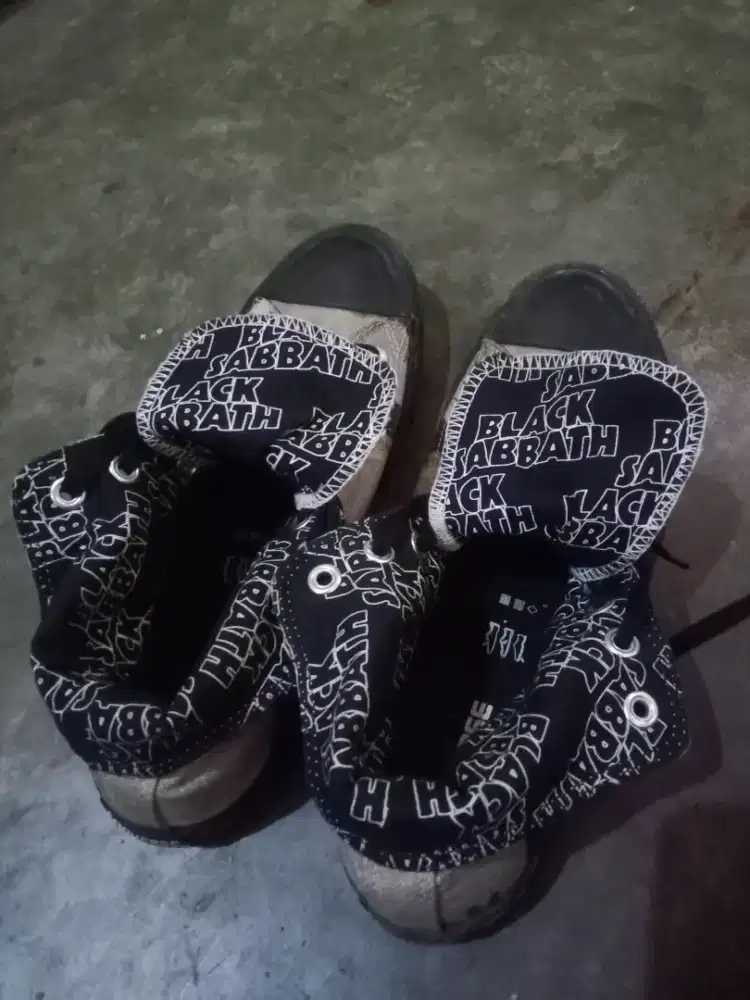 Converse Black Sabbath
