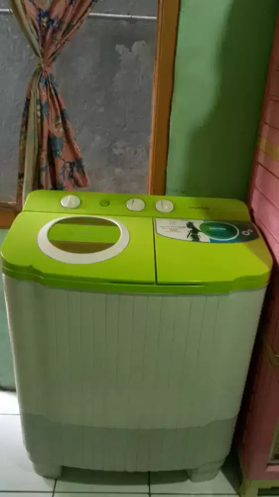 Di jual mesin cuci merk POLYTRON 7kg