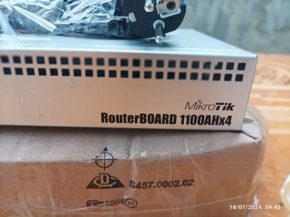 MikroTik RB1100AHx4 – Performa Monster, Kondisi Mulus (Nego!)