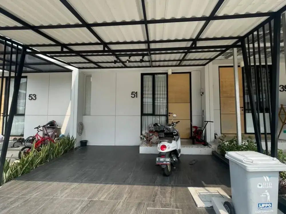 Fefj. Rumah disewakan di Uptown Lippo Cikarang