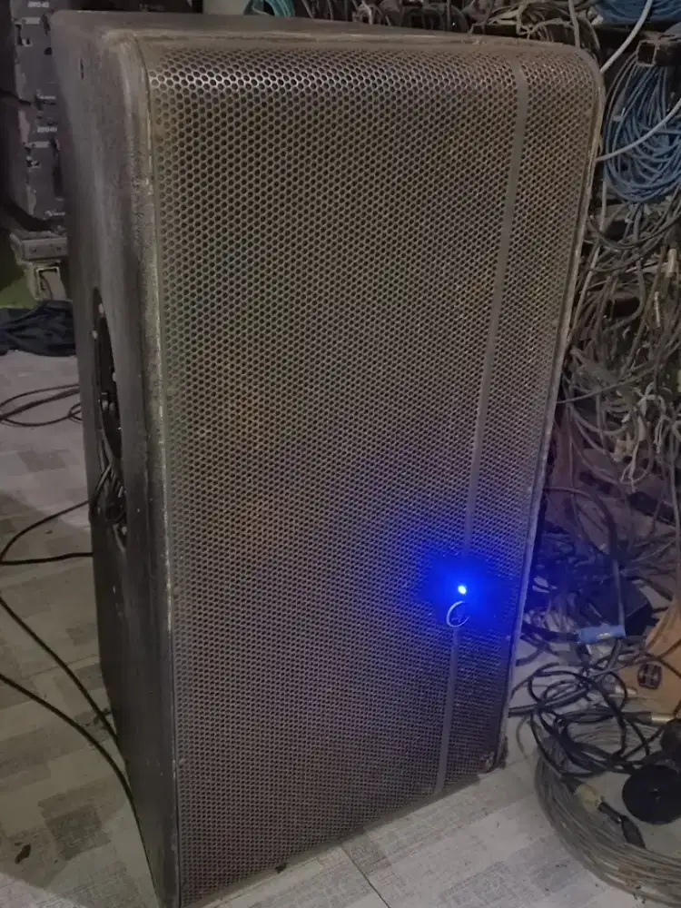 mackie HD 1531 / 3 way (2 unit)