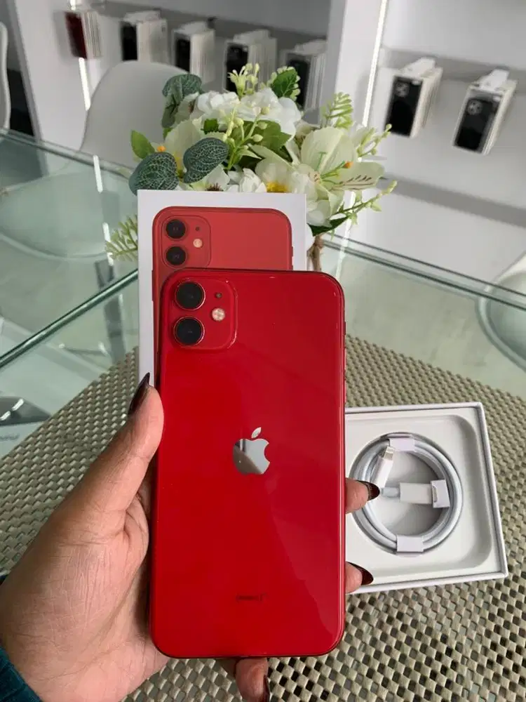 Iphone 11 64 gb Red like new no minus full set