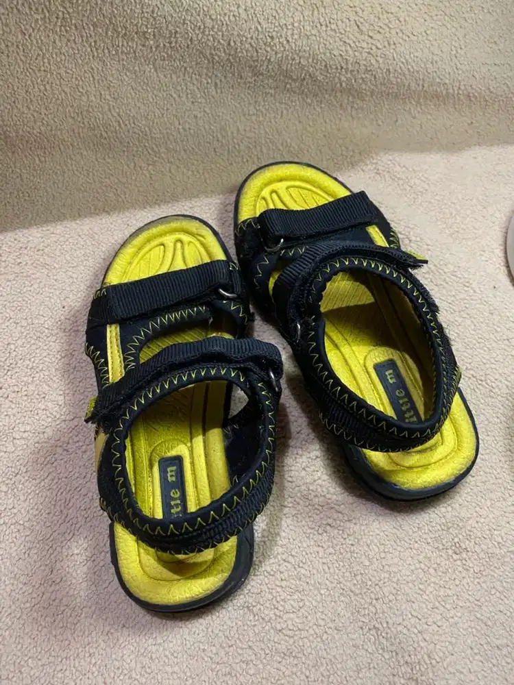 Sendal tali belakang