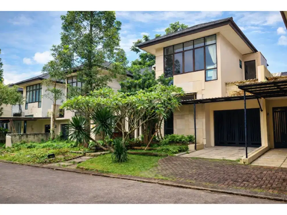 DISEWA RUMAH PREMIUM 2 LANTAI TAHUNAN FURNISH BAGUS SIAP HUNI SENTUL CITY SSR1006