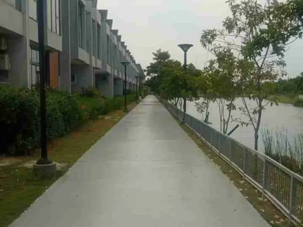 dijual rumah PIK 2 view danau 8x15 Hoek