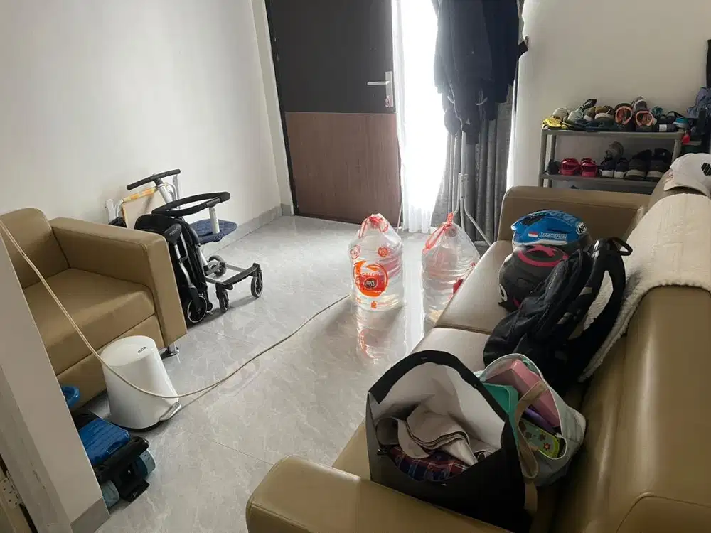 Dijual satu set sofa kulit